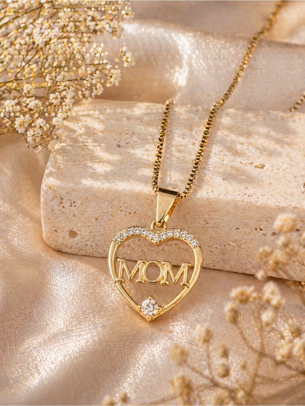 Gold MOM Heart Pendant Necklace